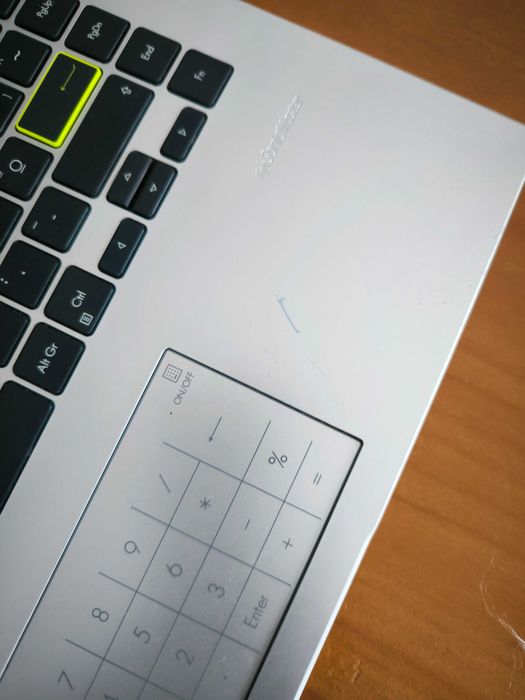 Vendo Portátil Asus E410M