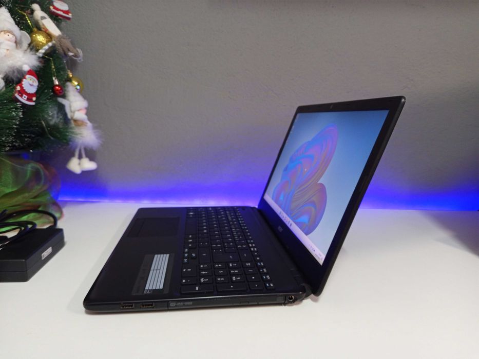 Portátil core i3 /Ram 8GB /Windows 11