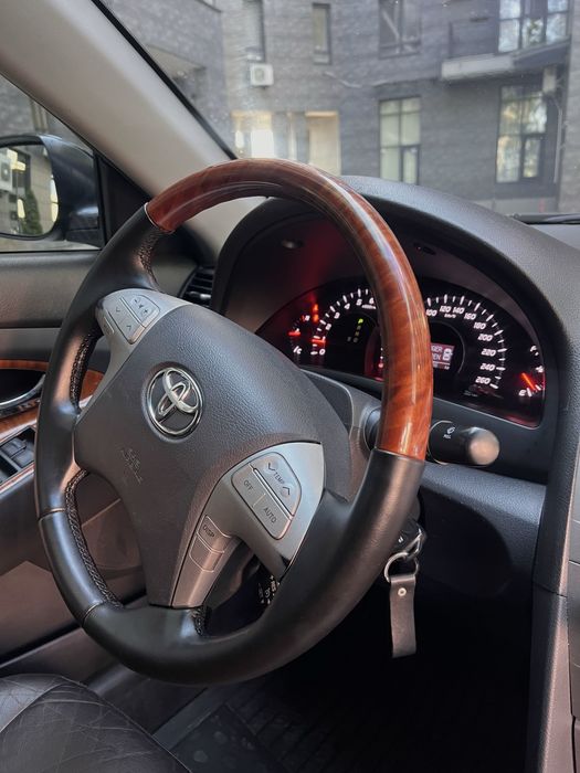 Продаж Toyota Camry 40