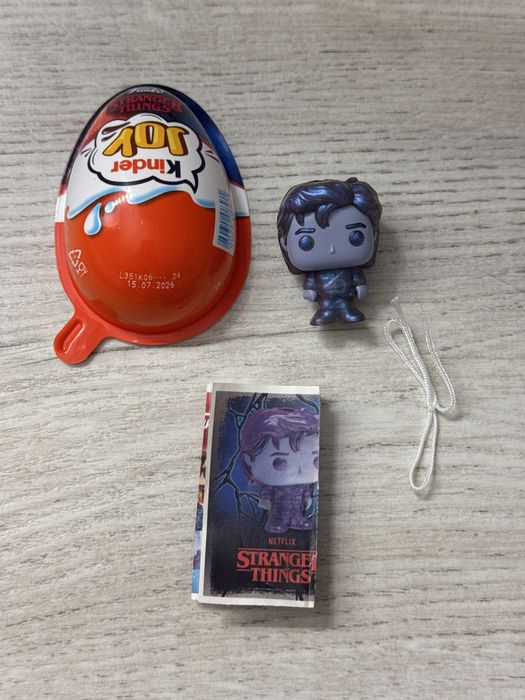 Фігурка kinder joy «дивні дива» стів з вивороту ( читайте опис)