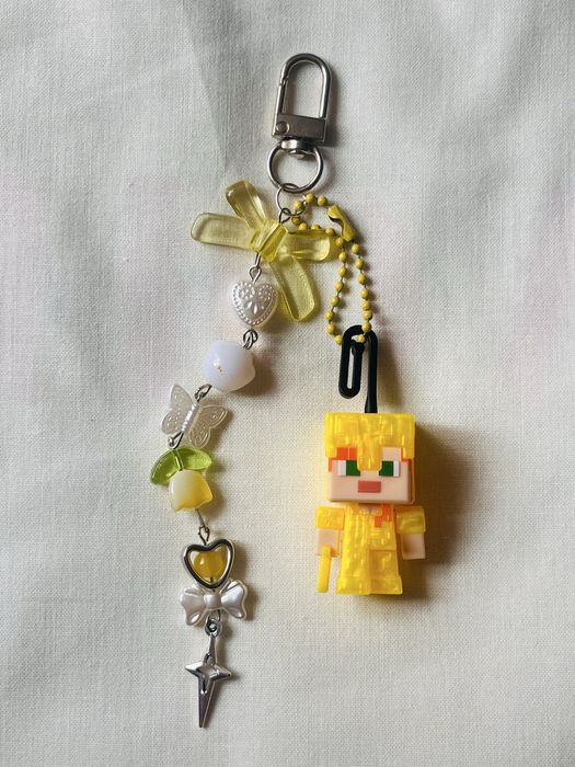 Брелок з іграшкою Kinder Joy