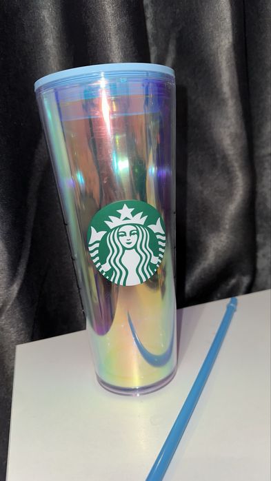 Holo kubek Starbucks