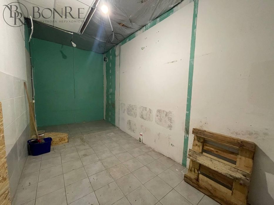 Оренда, Фасадний вхід, Торгового Приміщення, Ромни 35м2