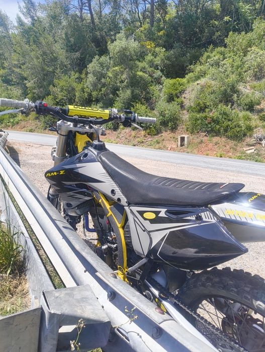 Suzuki rmz 250 matriculada com luzes troco por n-max ou x-max  ou parecido
