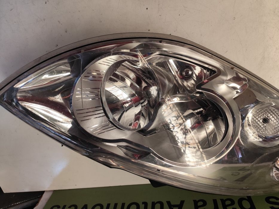 Renault Master III - Farol Direito - Ff936