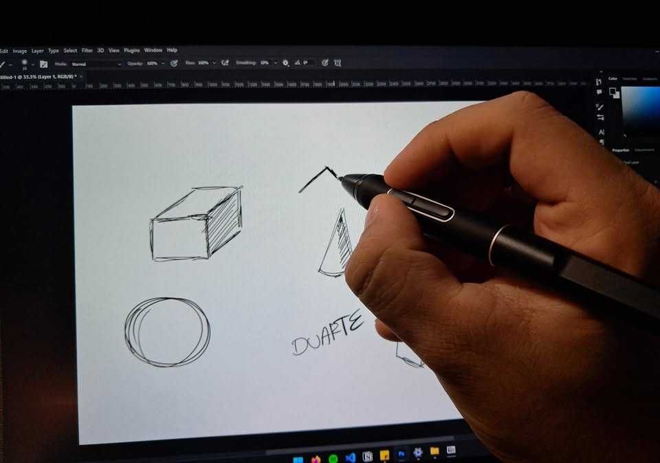 HUION Kamvas Pro 13 – Mesa Digitalizadora com Ecrã + Acessórios