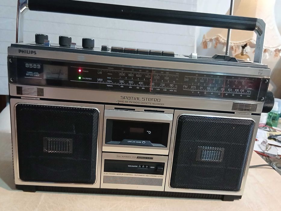Магнитола Philips D 8589.