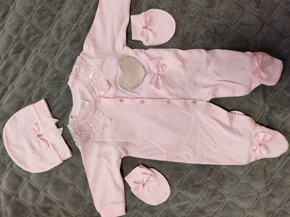 Набір для дівчинки на виписку, хрещення
