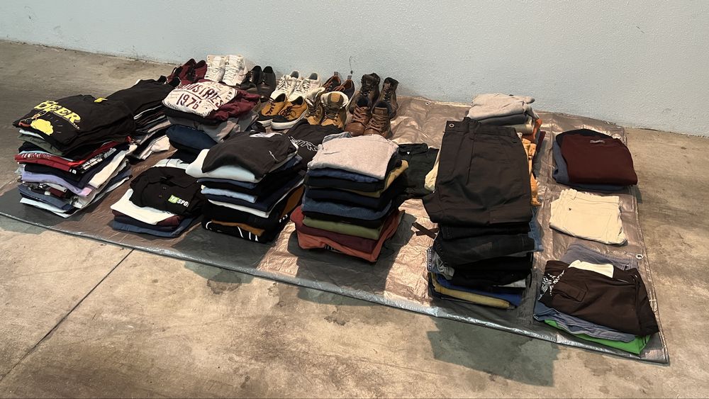 Para despachar Lote de Roupa Homem S e M calcado 40 e 41
