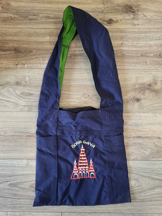 Przebranie mnicha. Oryginalna szata buddyjska