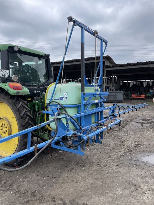 Оприскувач навісний BERTHOU