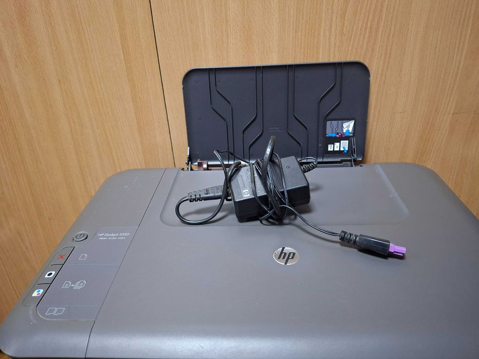 Принтер МФУ HP deskjet 1050