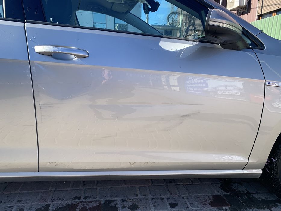 Двері на гольф 7(е-гольф) B7W