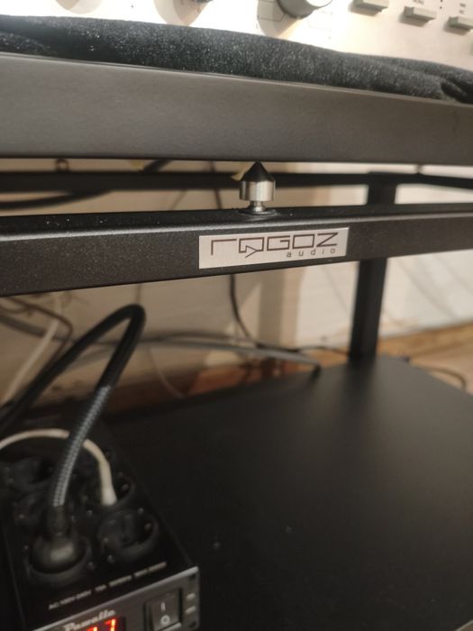 Stolik Rogoz Audio 120