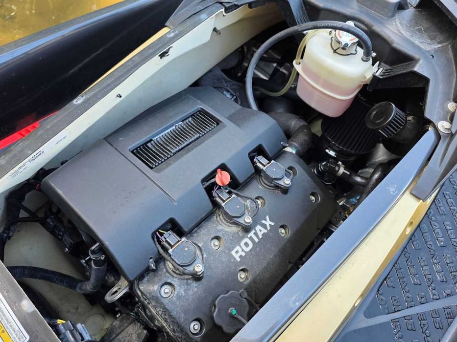 skuter wodny SeaDoo RXP 300 RS -- salon PL -- 84 mtg