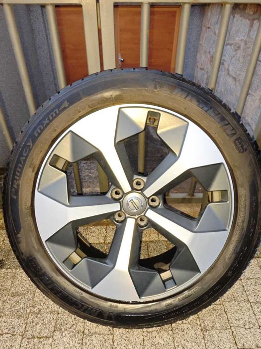 Oryginalne Felgi VOLVO 19 XC40, XC60 z oponami całorocznymi Michelin