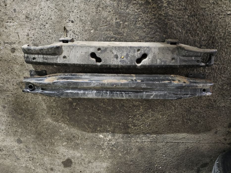 Усилитель бампера