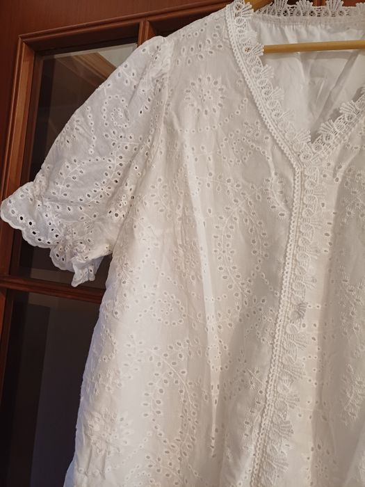 Vestido bordado inglês 67cm cava