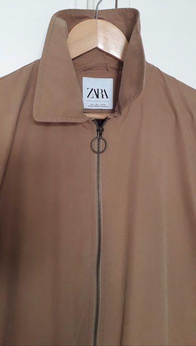 Gabardina Zara com fecho