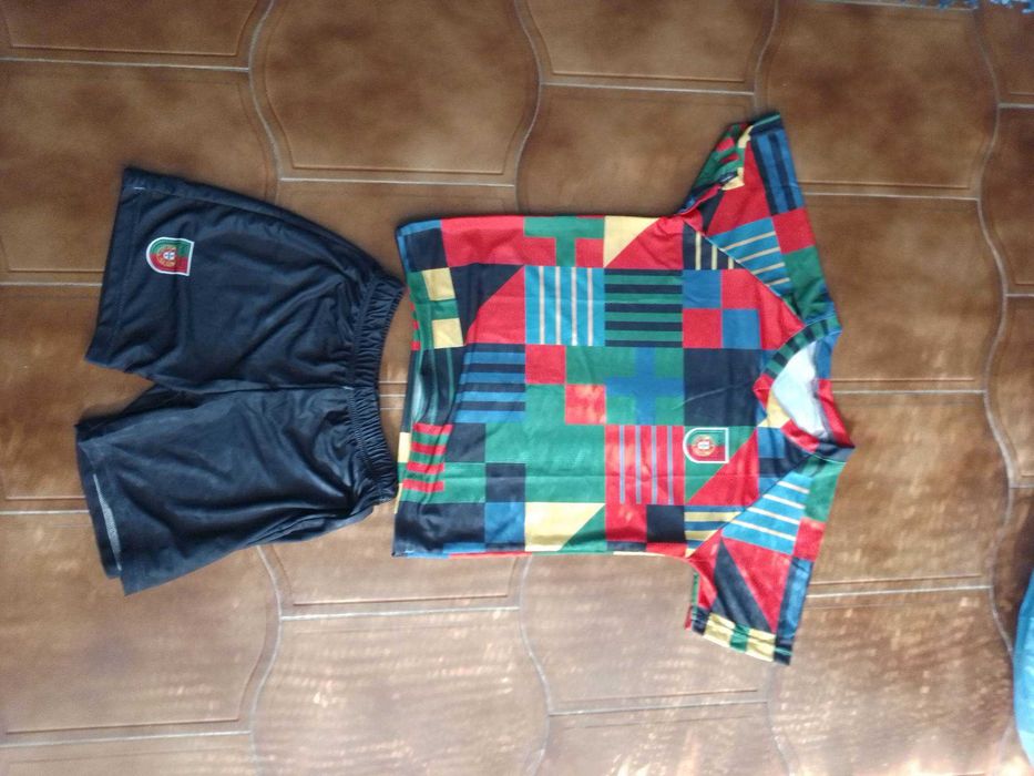 Camisolas de Homem e conjuntos (calção e camisola) criança Portugal