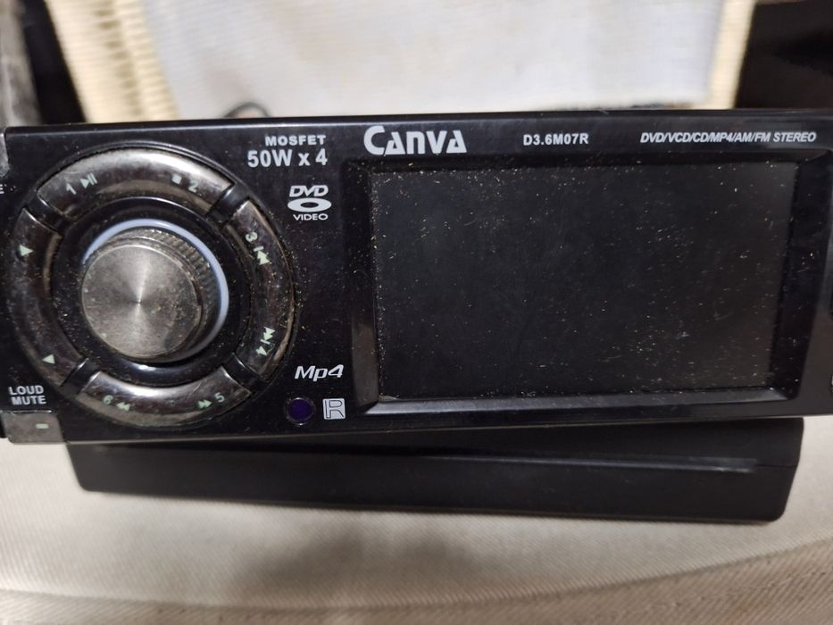 Radio automovelc/comando