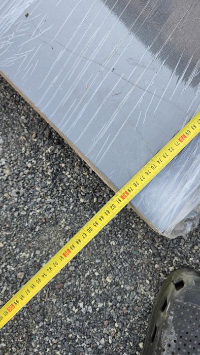 Двері темно-коричневі б/у праві.