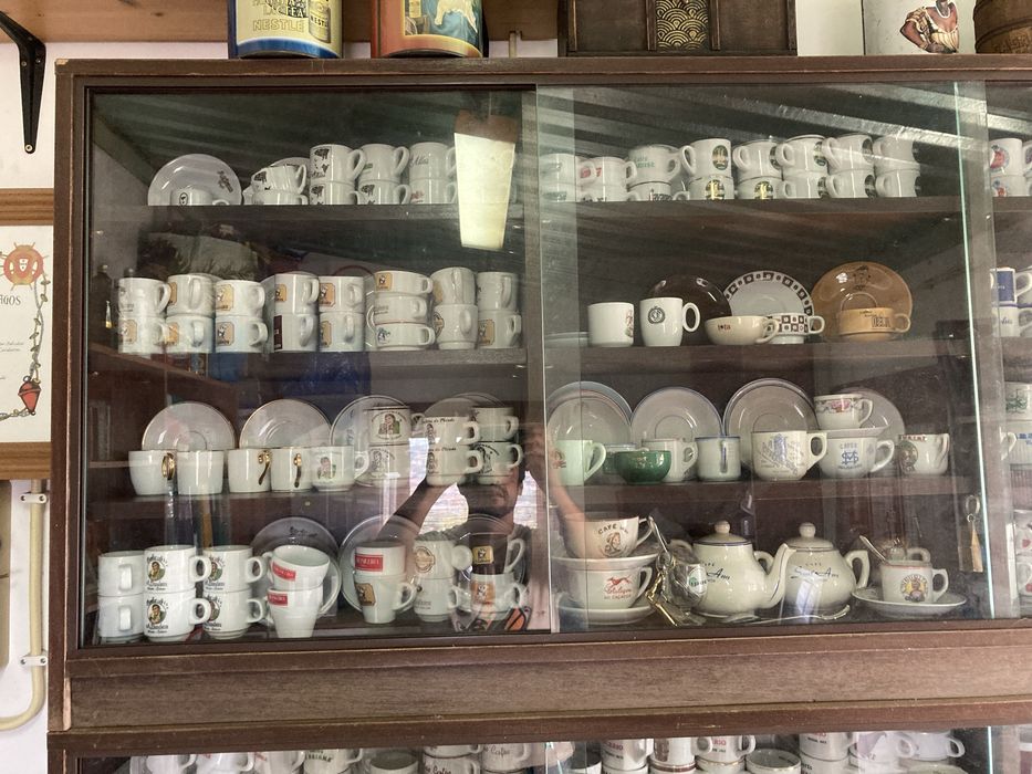 Coleccao de chavenas de cafe - 2000