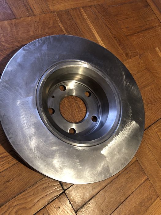 Тормоний діск на Ауди а6