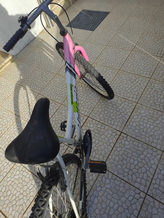 Bicicleta menina ou senhora