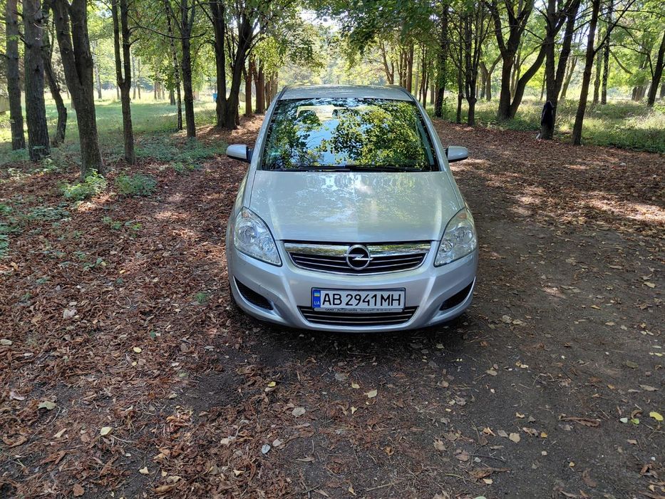 Авто Опель Зафіра