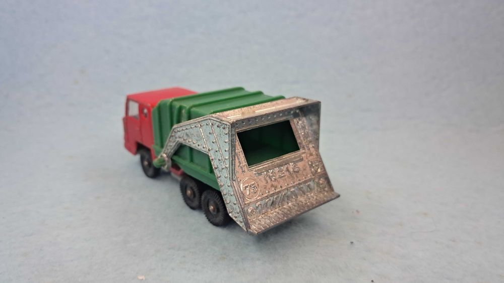 Miniatura antiga Majorette Bernard Camião Lixo Completo