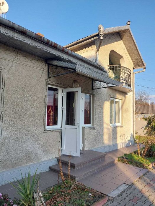 Продам житловий будинок зі зручностями