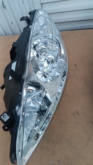 Vendo faróis de Peugeot 307 sw ano 2003/05