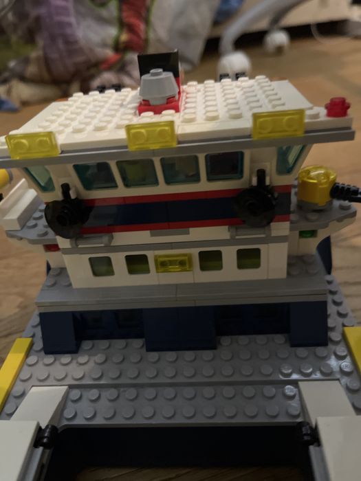 Лего карабаль есть торг