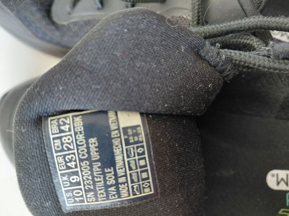 Sketchers бігові 44р ,43р кросівки оригінал