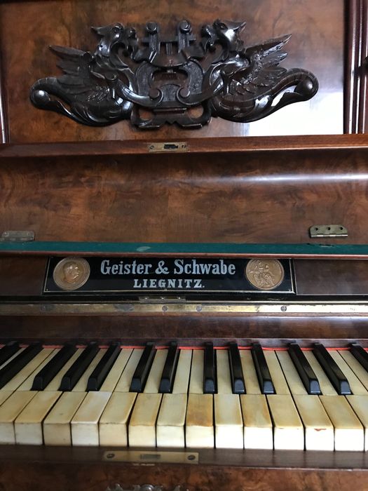 Pianino zabytkowe