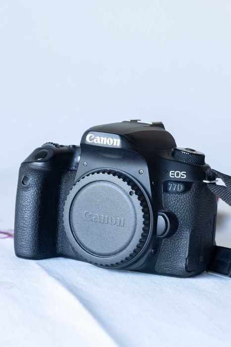 Canon 77D + 18-55mm