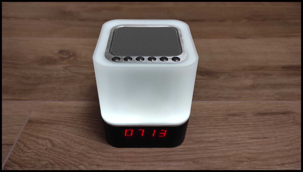 Продам блютуз колонку + світильник + годинник + будильник + mp3 плеєр.
