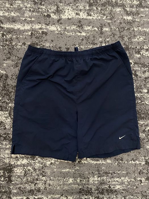 Шорти Essentials Nike чорного синього на лампасах Nike swoosh