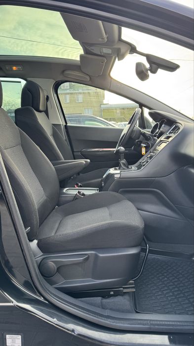 Peugeot Пежо 5008 2010 р 1,6 бенз 5МКПП Панорама