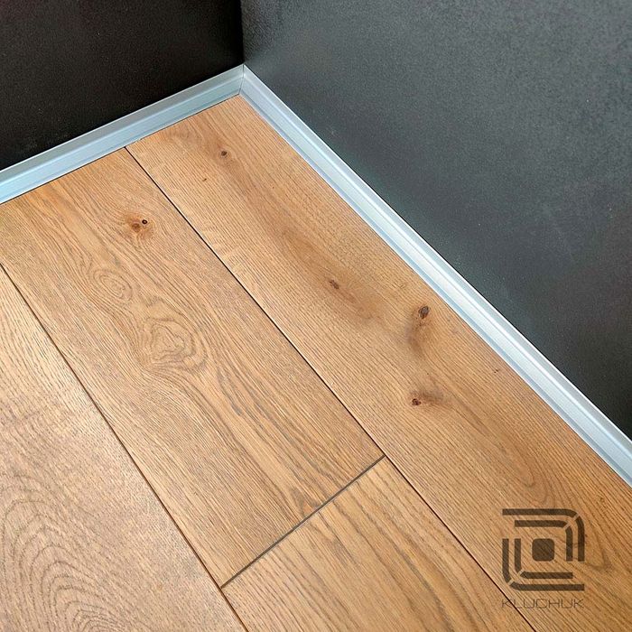 Алюмінієвий плінтус 30/40/60/80/100мм 150грн/м/пог.