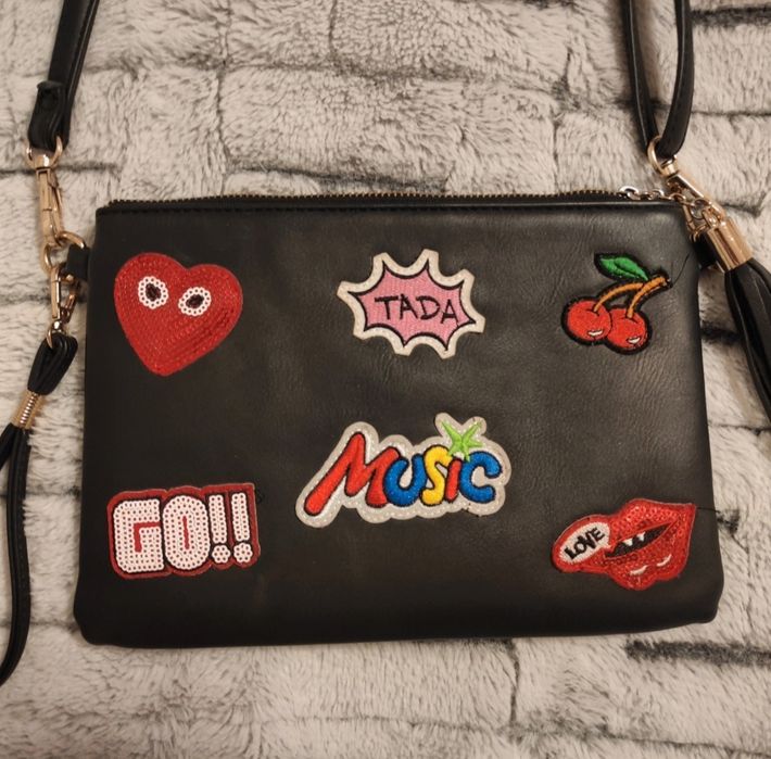 Torebka dziewczęca z naszywkami marki CCC