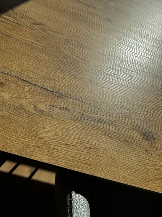 Stół z krzesłami brązowy szary tapicerowane nowoczesny
