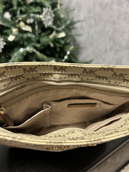 Продам сумку Michael Kors
