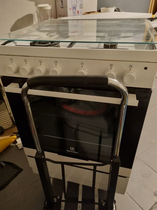 Kuchnia gazowo-elektryczna Electrolux EKK6130AOW – sprawna