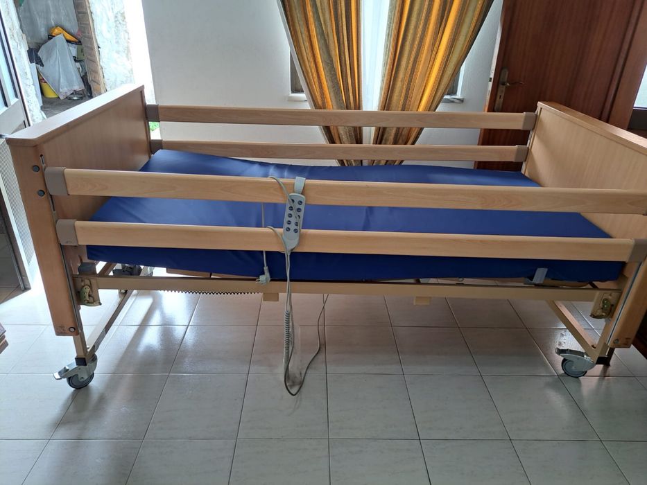 Cama Articulada Elétrica Tecnimoem c/colchao Anti-Escaras - Como Nova