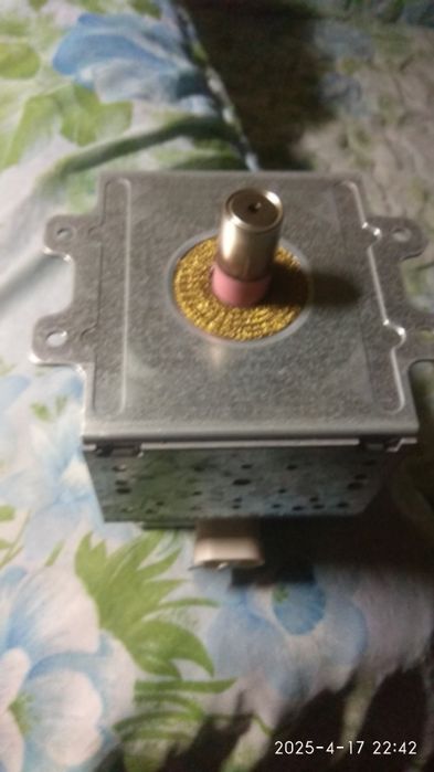 Магнітрон для мікрохвильовки