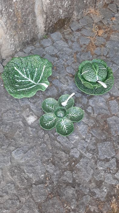 Conjunto de loiças de cor verde. Para colocar sopas ou outras