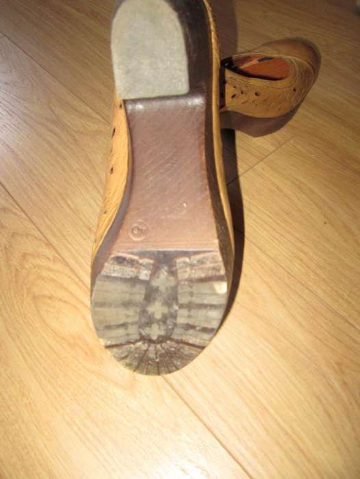 Sapatos Novos em pele