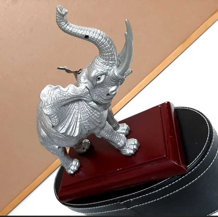 Isqueiro Elefante em Metal para Coleção